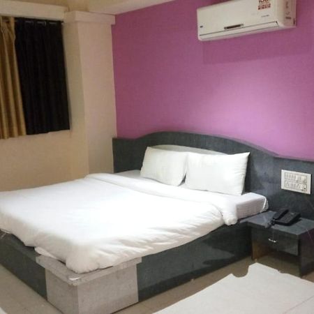 Hotel Swell Ahmedabad Exteriör bild